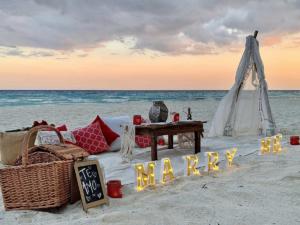 red-in-love-picnic-set-up-gallery